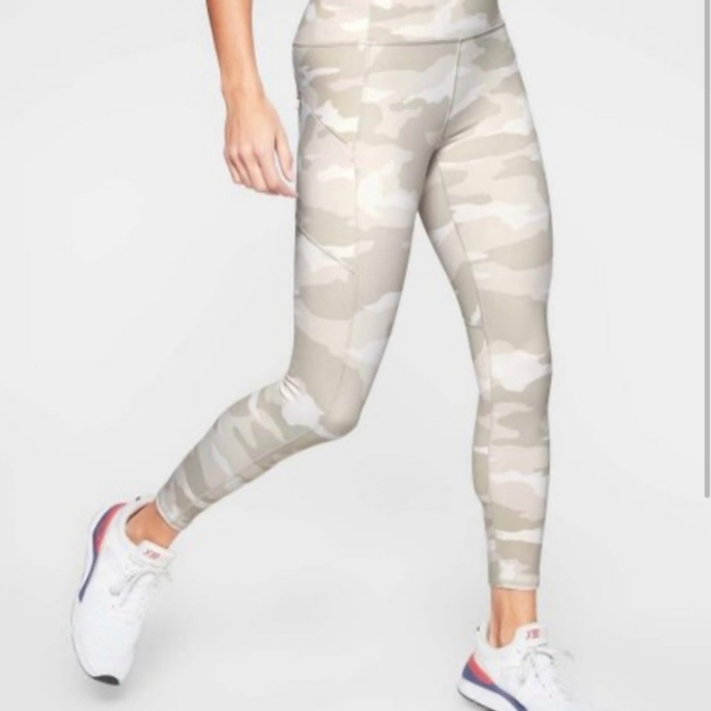 White camo legging